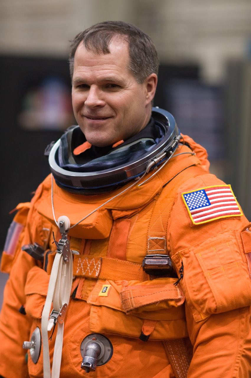 STS-128 crew during CCT BAILOUT with Expedition astronaut Nicole Stott. 
