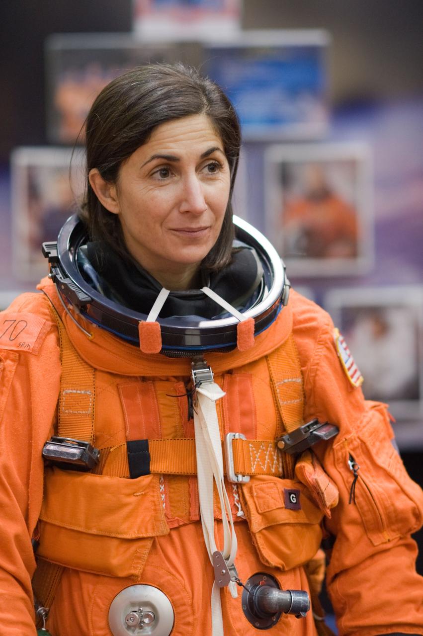 STS-128 crew during CCT BAILOUT with Expedition astronaut Nicole Stott. 