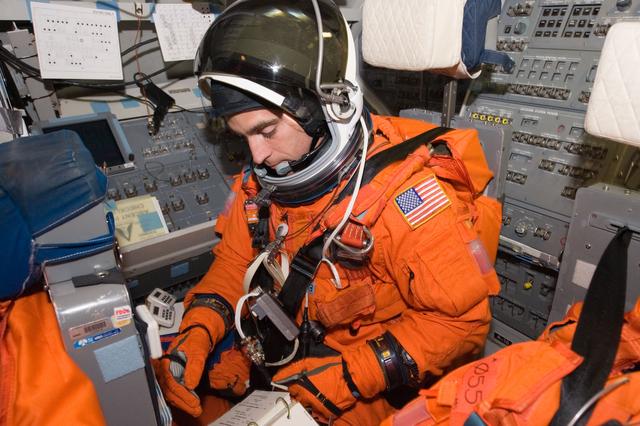 NASA image: STS-127 Preflight Training - Bldg. 35, GNS Trainer