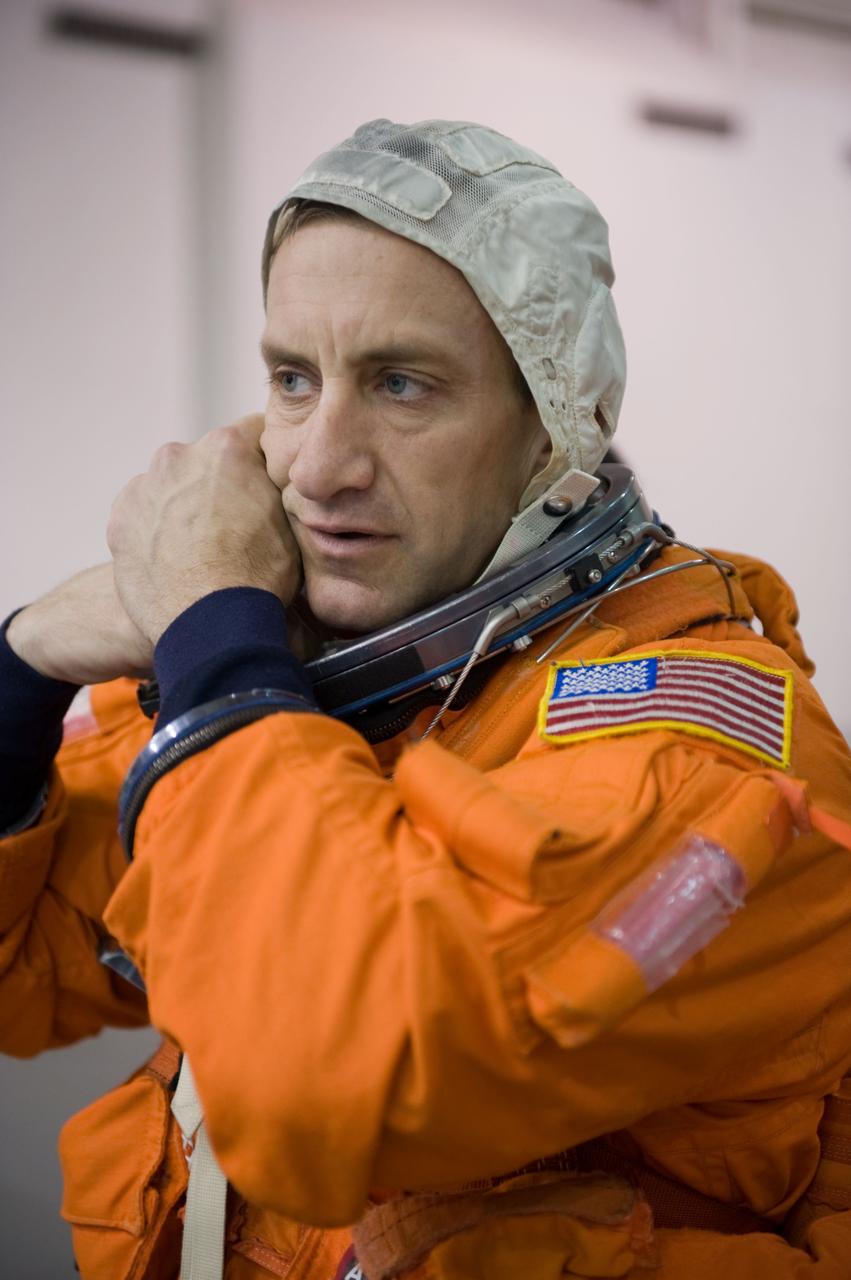 STS-129 Water Survival Training at the NBL.  Photo Date: March 30, 2009. Location: NBL - Pool Topside.  Photographer: Robert Markowitz