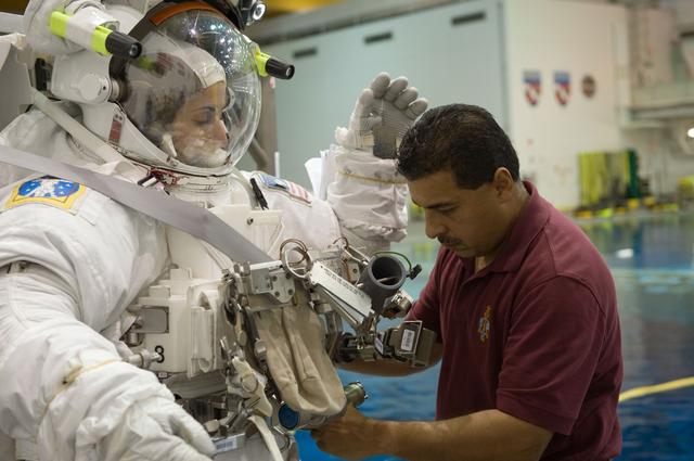 NASA image: STS-128 crew members Danny Olivas and Nicole Stott during STS-128 17A EVA 1 Training 