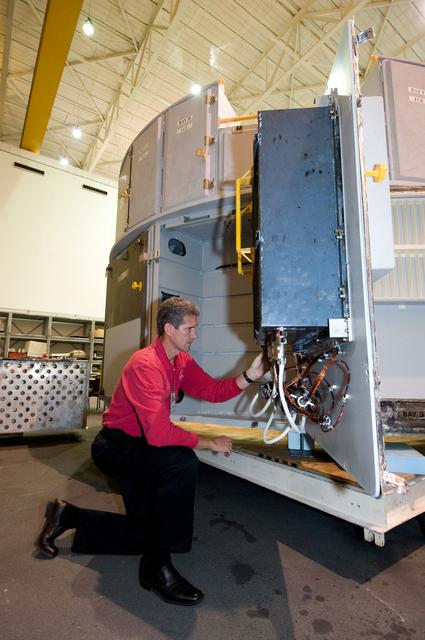 NASA image: STS-125 EVA OPS 1G training 
