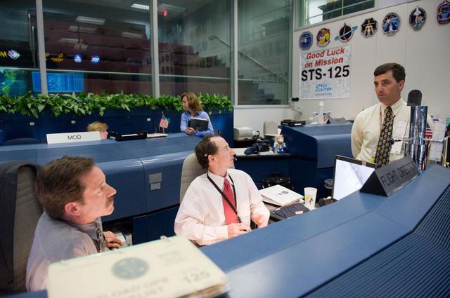 NASA image: STS-125 Flight Controllers on Console - (Orbit Shift 2). Flight Director: Richard LaBrode 