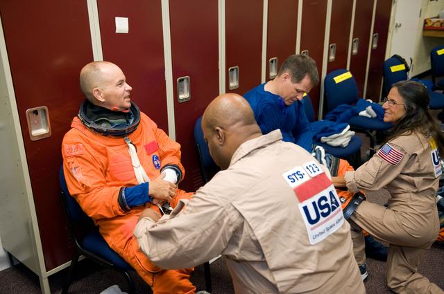 NASA image: STS-128 Preflight Training, Post Insertion Activities