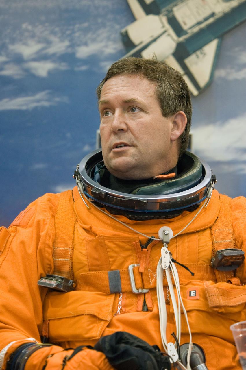 PHOTO DATE:  05-28-09 LOCATION: Bldg 9NW, FFT SUBJECT: Photographic coverage of STS-129 Preflight Training. Suited payload egress training. PHOTOGRAPHER:  James Blair