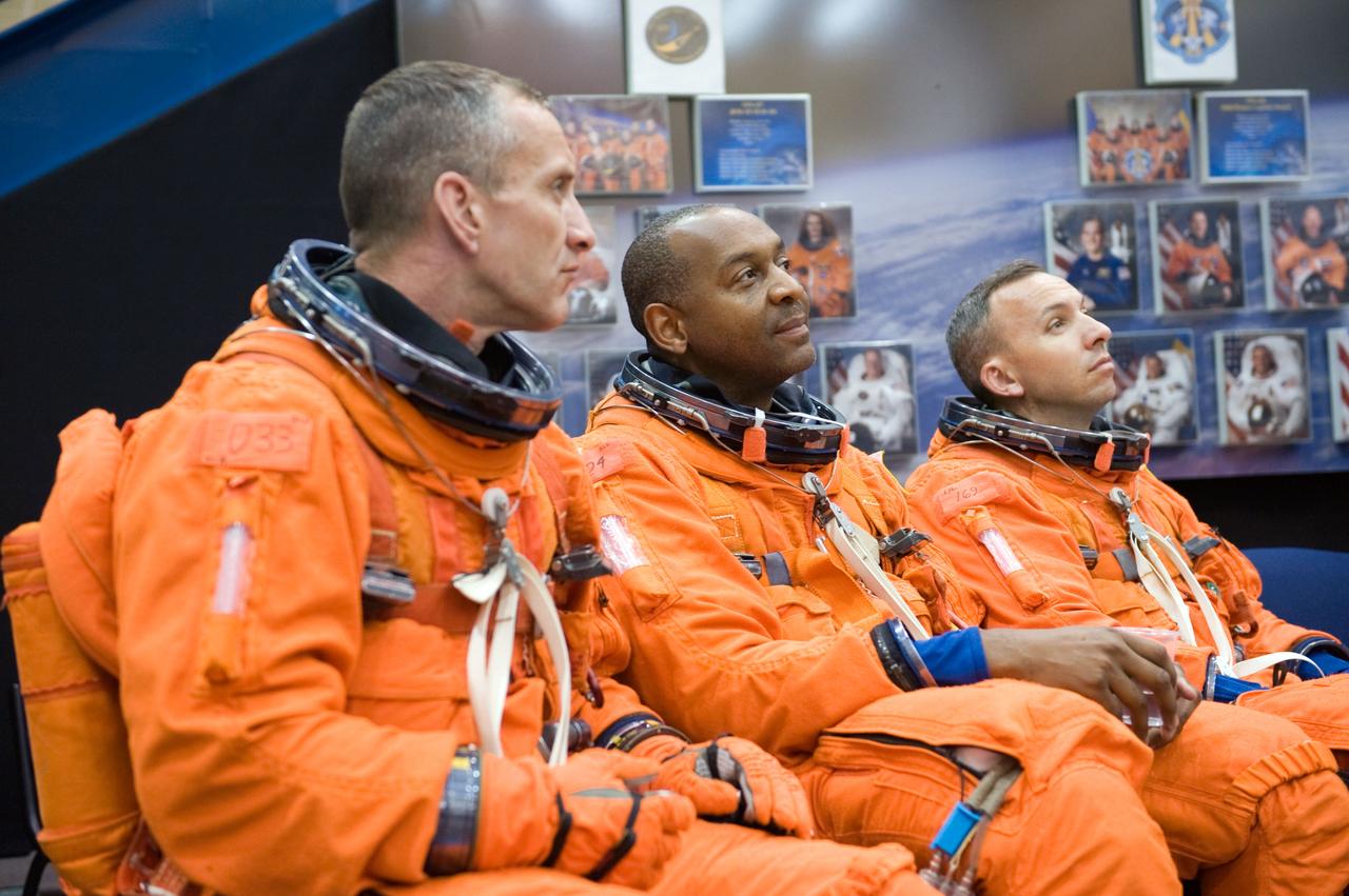 PHOTO DATE:  05-28-09 LOCATION: Bldg 9NW, FFT SUBJECT: Photographic coverage of STS-129 Preflight Training. Suited payload egress training. PHOTOGRAPHER:  James Blair