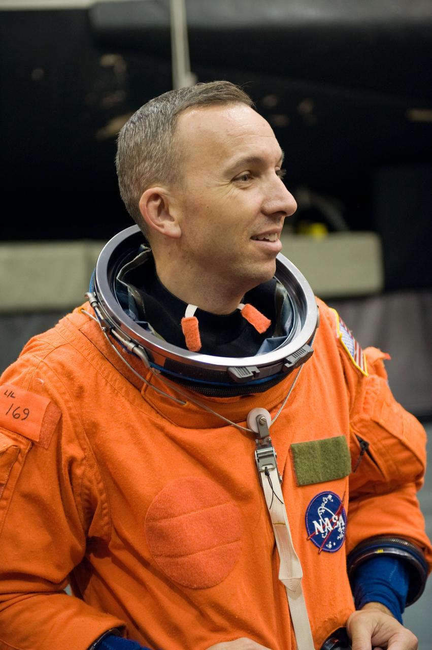 PHOTO DATE:  05-28-09 LOCATION: Bldg 9NW, FFT SUBJECT: Photographic coverage of STS-129 Preflight Training. Suited payload egress training. PHOTOGRAPHER:  James Blair