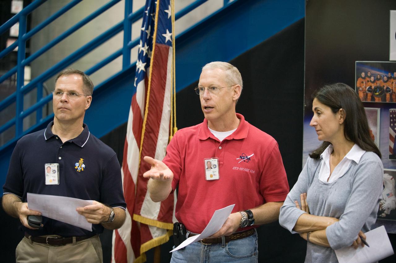 PHOTO DATE: 06-26-09 LOCATION: Bldg 9NW, FFT SUBJECT: STS-128 crew during space station ingress/egress timeline training with instructors Bob Behrendsen and Glenn Johnson PHOTOGRAPHER: James Blair