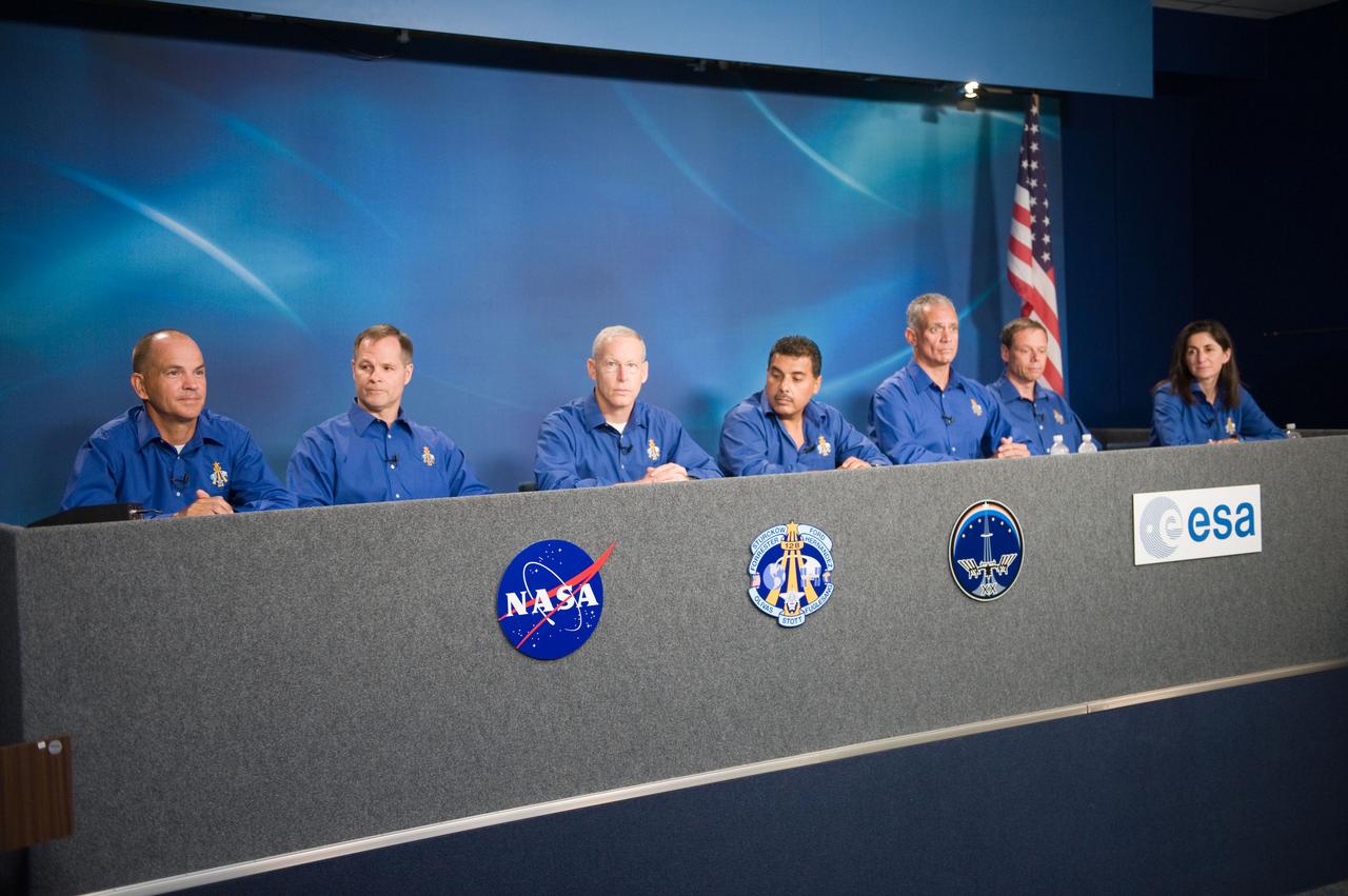 STS-128 Press Conference. Photo Date: August 13, 2009. Location: Bldg. 2 - Rm 122 Press Conference. Photographer: Robert Markowitz.