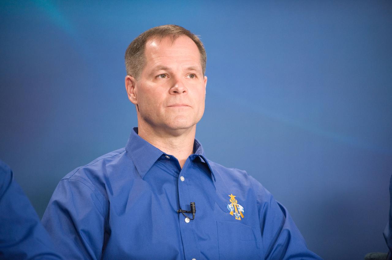 STS-128 Press Conference. Photo Date: August 13, 2009. Location: Bldg. 2 - Rm 122 Press Conference. Photographer: Robert Markowitz.