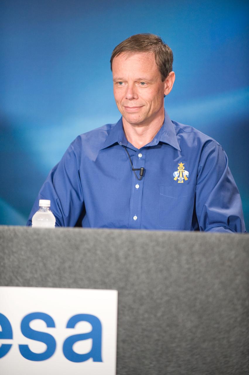STS-128 Press Conference. Photo Date: August 13, 2009. Location: Bldg. 2 - Rm 122 Press Conference. Photographer: Robert Markowitz.