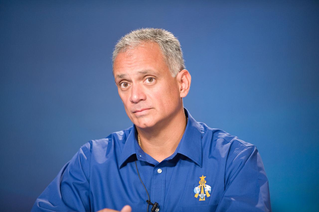 STS-128 Press Conference. Photo Date: August 13, 2009. Location: Bldg. 2 - Rm 122 Press Conference. Photographer: Robert Markowitz.