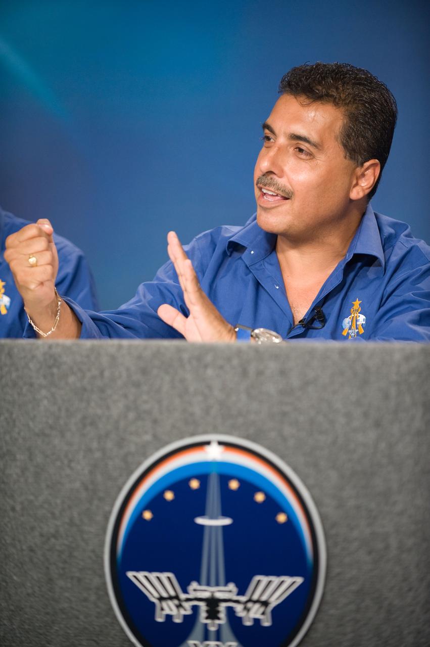 STS-128 Press Conference. Photo Date: August 13, 2009. Location: Bldg. 2 - Rm 122 Press Conference. Photographer: Robert Markowitz.