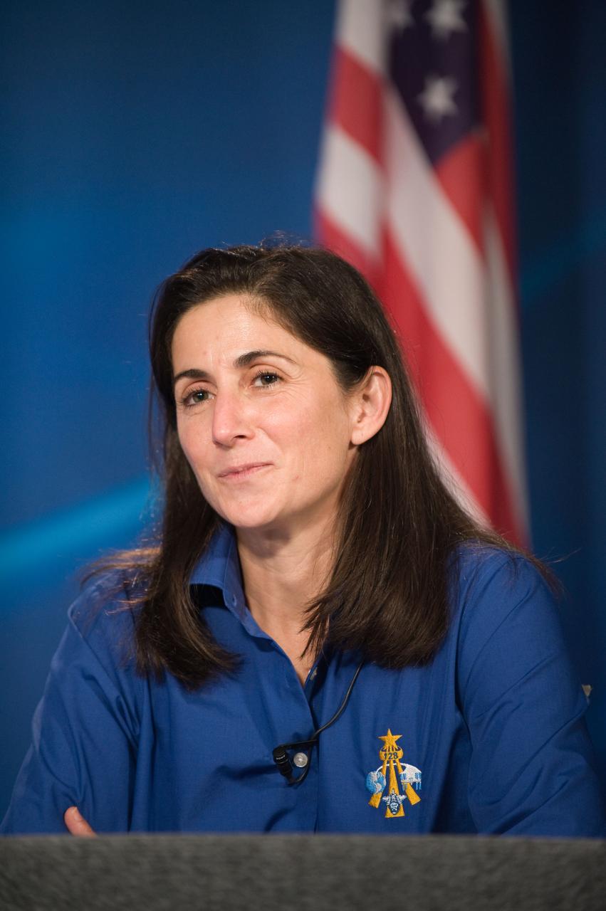 STS-128 Press Conference. Photo Date: August 13, 2009. Location: Bldg. 2 - Rm 122 Press Conference. Photographer: Robert Markowitz.