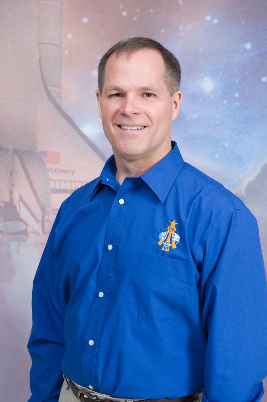 STS-128 Press Conference. Photo Date: August 13, 2009. Location: Bldg. 2 - Rm 122 Press Conference. Photographer: Robert Markowitz.