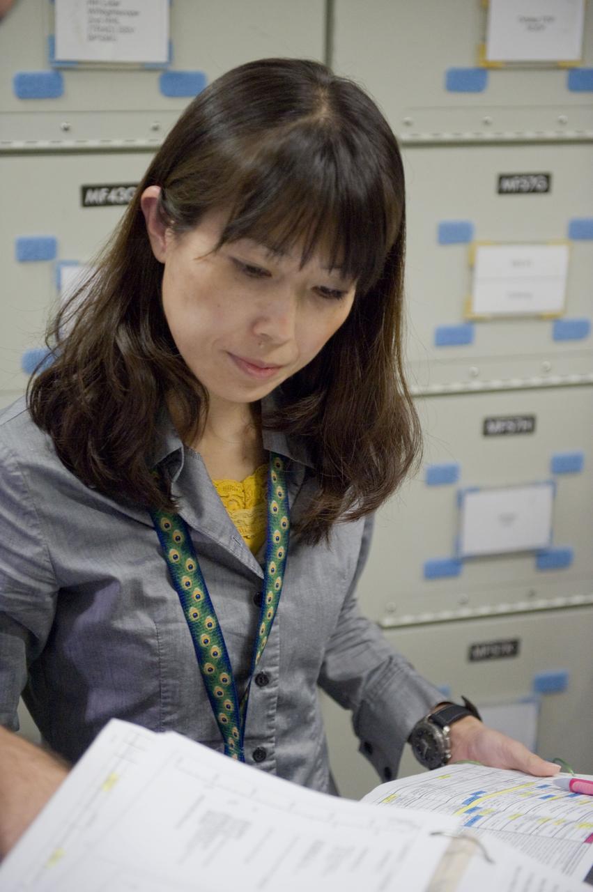 JSC2009-E-207342 (11 Sept. 2009) --- Japan Aerospace Exploration Agency (JAXA) astronaut Naoko Yamazaki, STS-131 mission specialist, participates in a training session in the shuttle mission simulator (SMS) in the Jake Garn Simulation and Training Facility at NASA?s Johnson Space Center.