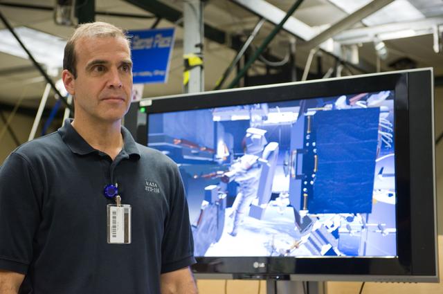 NASA image: STS-131 crew during VR Lab MSS/EVAB SUPT3 Team 91016 training 