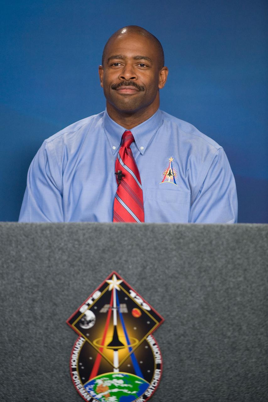 PHOTO DATE: 10-16-09 LOCATION: Bldg. 2S - Rm 122 Press Conference SUBJECT:  STS-129 Press Conference and media photo portraits PHOTOGRAPHER: Lauren Harnett