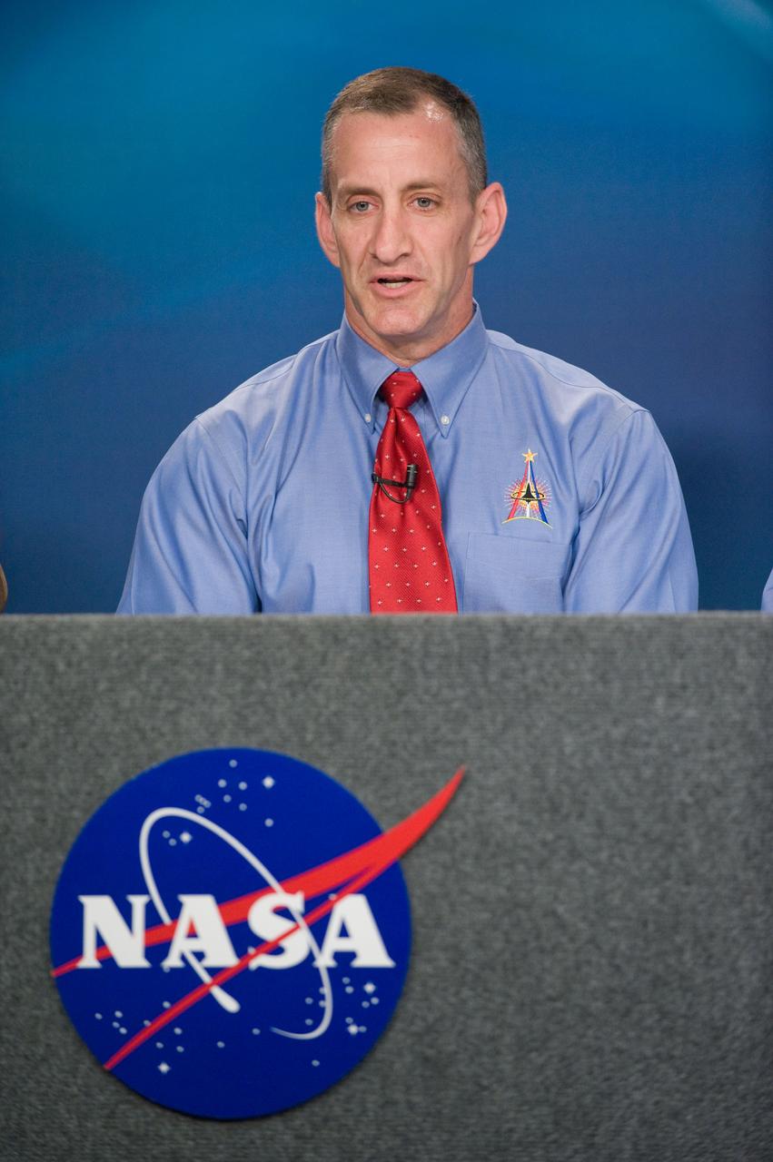 PHOTO DATE: 10-16-09 LOCATION: Bldg. 2S - Rm 122 Press Conference SUBJECT:  STS-129 Press Conference and media photo portraits PHOTOGRAPHER: Lauren Harnett