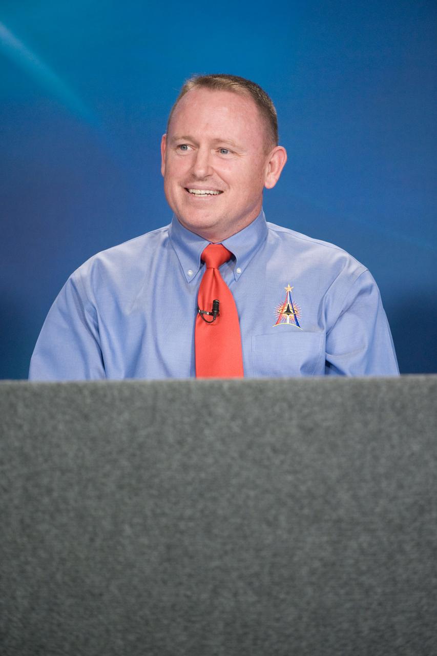 PHOTO DATE: 10-16-09 LOCATION: Bldg. 2S - Rm 122 Press Conference SUBJECT:  STS-129 Press Conference and media photo portraits PHOTOGRAPHER: Lauren Harnett
