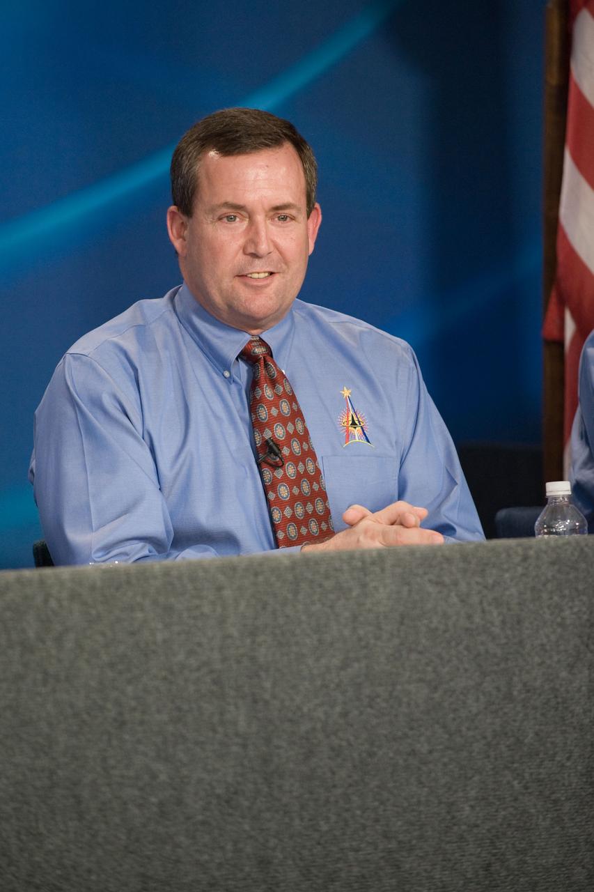 PHOTO DATE: 10-16-09 LOCATION: Bldg. 2S - Rm 122 Press Conference SUBJECT:  STS-129 Press Conference and media photo portraits PHOTOGRAPHER: Lauren Harnett