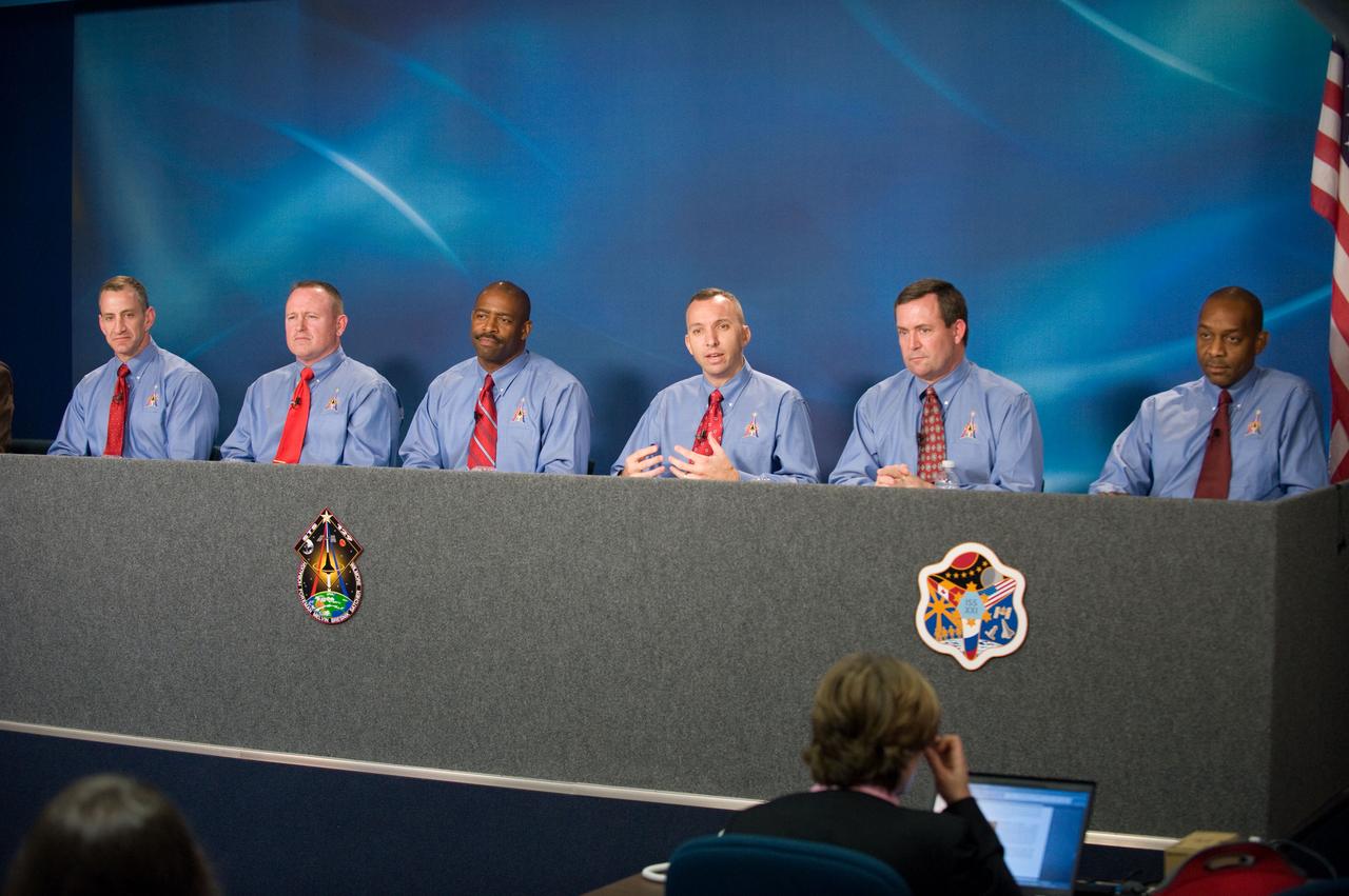 PHOTO DATE: 10-16-09 LOCATION: Bldg. 2S - Rm 122 Press Conference SUBJECT:  STS-129 Press Conference and media photo portraits PHOTOGRAPHER: Lauren Harnett