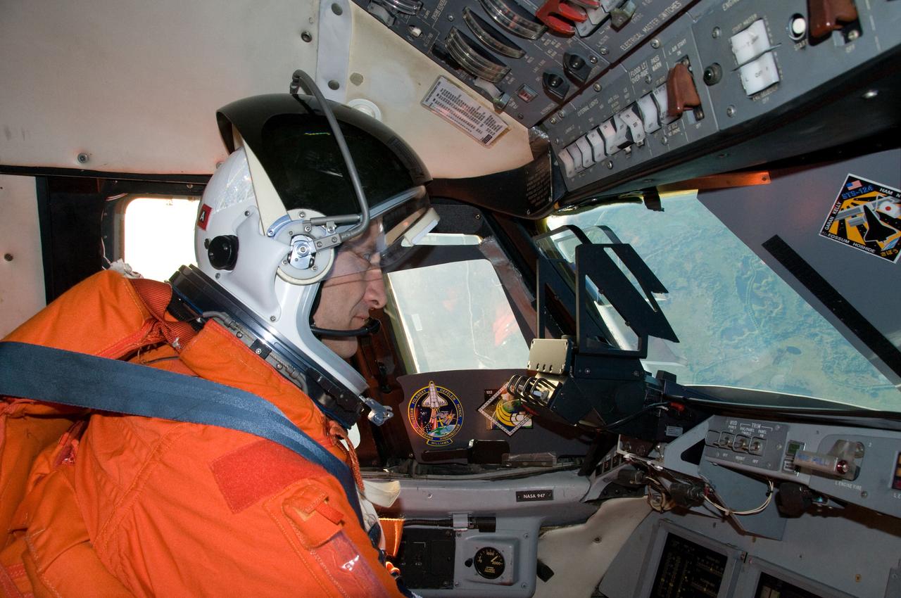 Photo Date: 11-13-09 Location: Shuttle Training Aircraft Subject: STS129 Crew Training - commander Charles Hobaugh during STA Training Photographer: Dick Clark