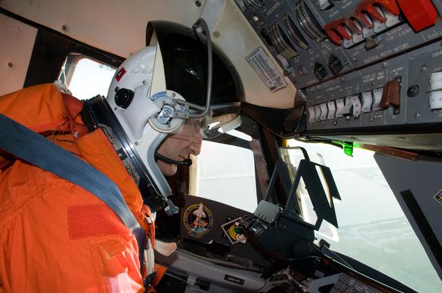 NASA image: STS-129 Crew Training - Commander Charles Hobaugh during STA Training 