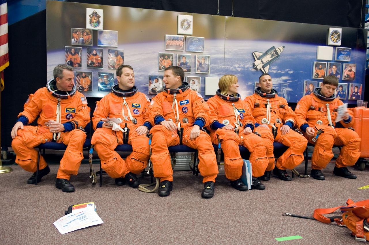 PHOTO DATE: 11-19-09 LOCATION:  Bldg 9NW, CCT-II SUBJECT:  STS-130 crew with training teams & ASC/CAP/DES 91020 training in CCT-II PHOTOGRAPHER: James Blair