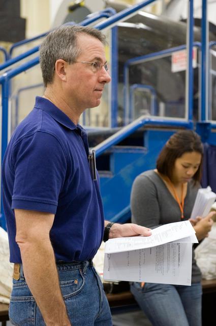 NASA image: STS-130 crew training during their ISS EVA P/P 33105 training in the SSMTF 