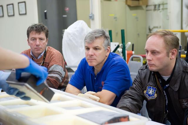 STS-134 crew during EVA TPS Overview training in the TPS/PABF 