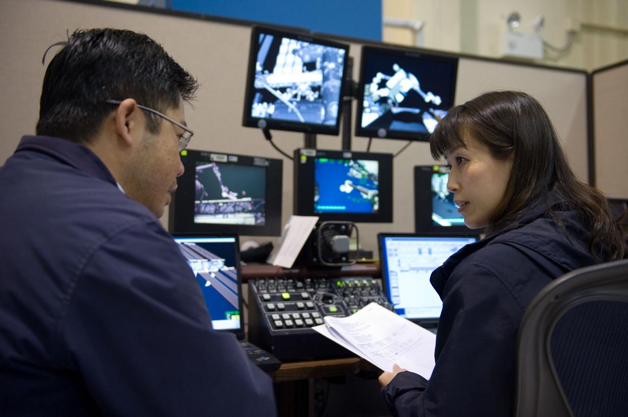 STS-131 crew member and JAXA astronaut Naoko Yamazaki training SSRMS PROF