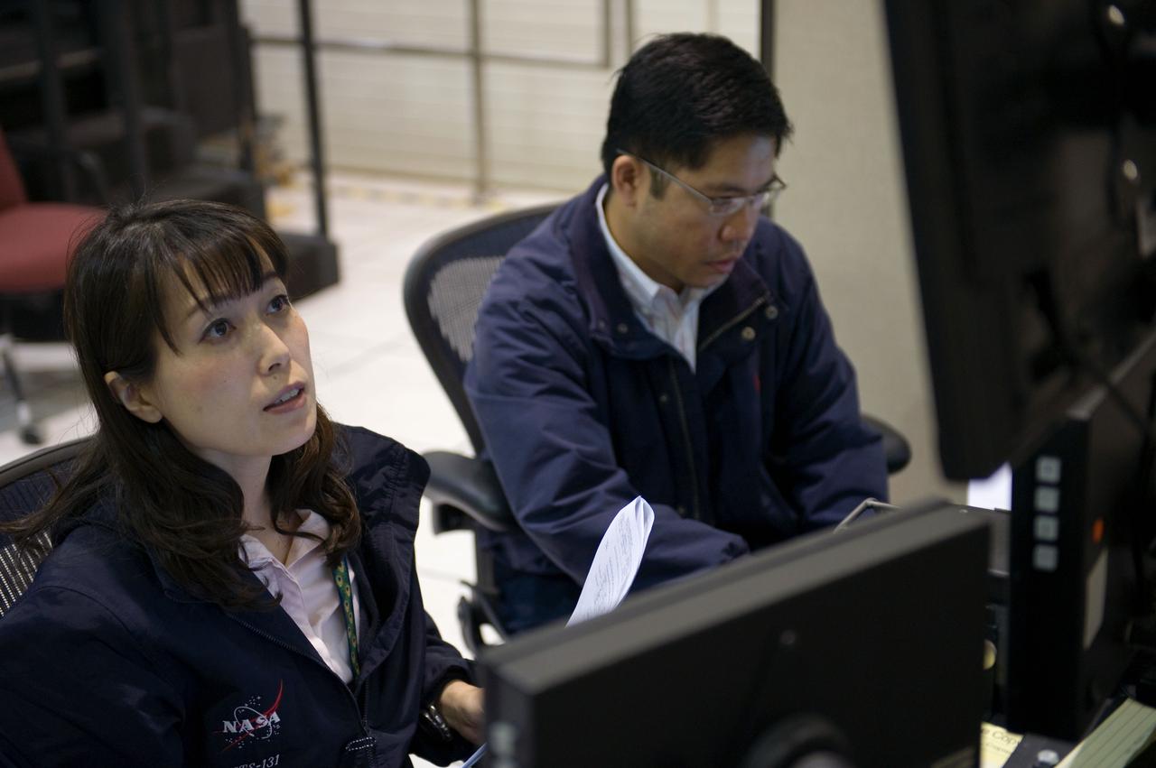 STS-131 crew member and JAXA astronaut Naoko Yamazaki training SSRMS PROF