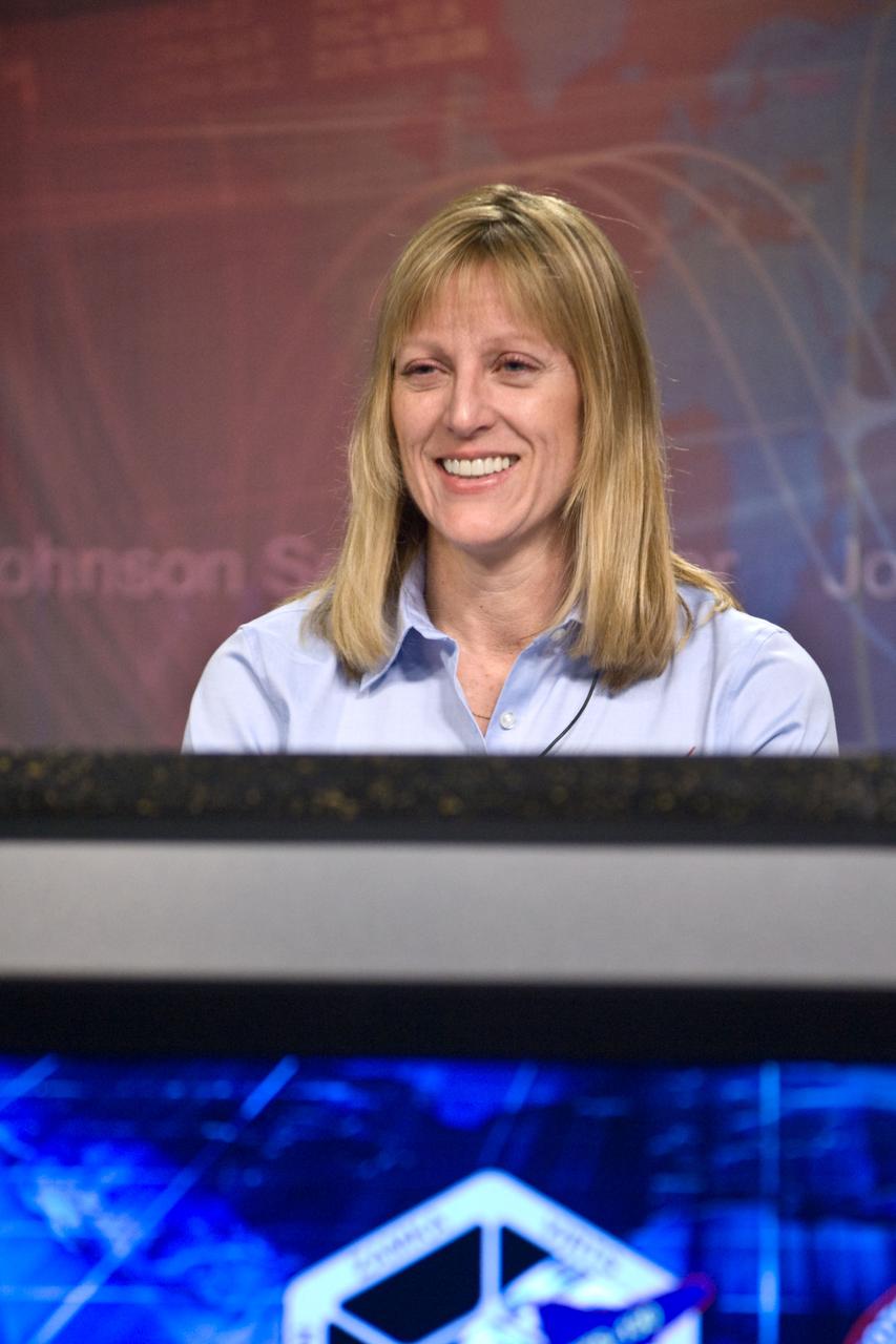 PHOTO DATE: 01-29-10 LOCATION: BLDG 2 PRESS ROOM SUBJECT:  STS-130 Press Conference WORK ORDER:  0274-STS130PC-01-29-10 PHOTOGRAPHER: BILL STAFFORD X34753