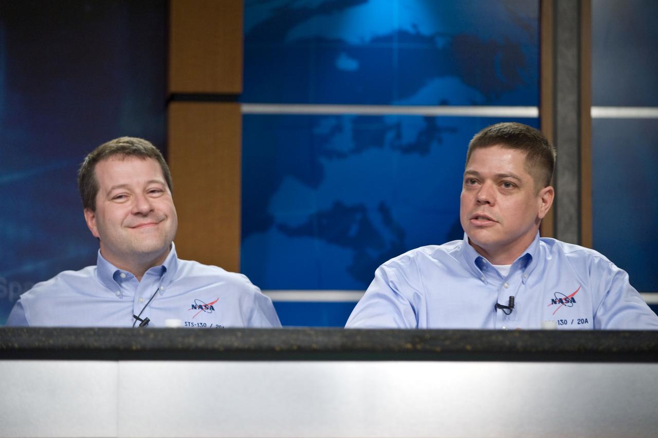 PHOTO DATE: 01-29-10 LOCATION: BLDG 2 PRESS ROOM SUBJECT:  STS-130 Press Conference WORK ORDER:  0274-STS130PC-01-29-10 PHOTOGRAPHER: BILL STAFFORD X34753