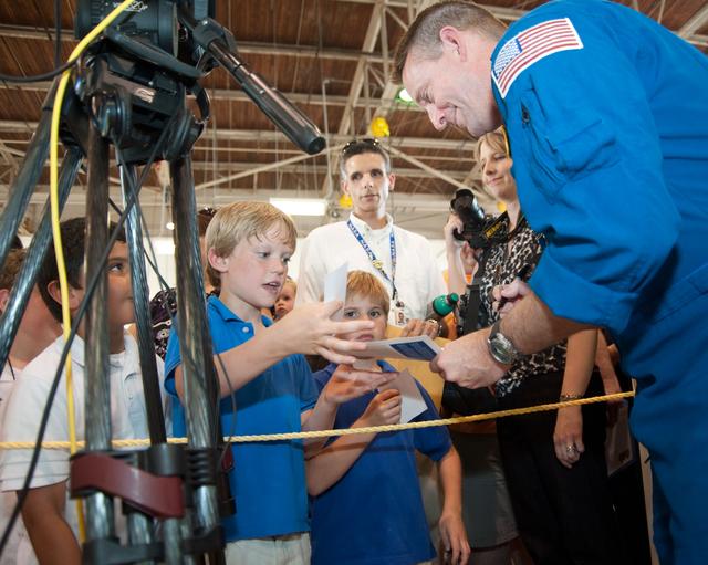 NASA image: STS-132 crew return ceremony at Ellington Field - Hangar 276