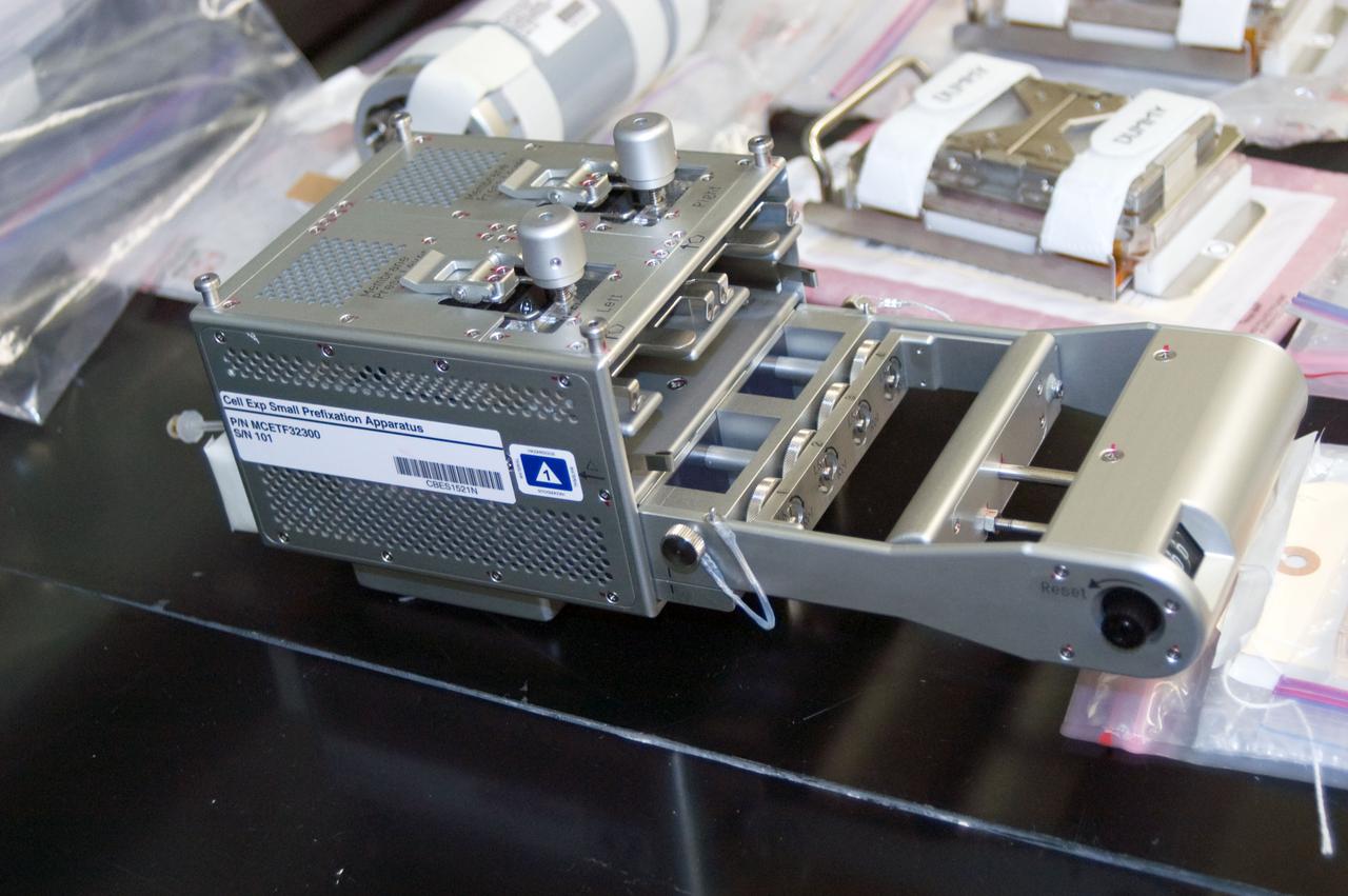 jsc2010e089995 (6/7/2010) --- A preflight image of the Cell Experiment Small Prefixation Apparatus for Fish Scales. The Osteoclastic and Osteoblastic Responses to Microgravity Using Goldfish Scales  (Fish Scales) investigation will examine regenerating scales collected from anesthetized goldfish in microgravity, the results will be compared with ground controls.