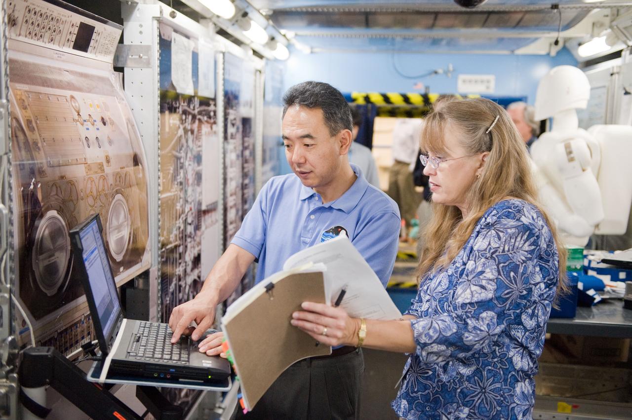 PHOTO DATE:  09-17-10 LOCATION:  Bldg. 9NW - ISS Mockups  SUBJECT:  JAXA astronaut and Expedition 28 crew member Satoshi Furukawa during P HRF Integ Cardio Integration Ops training WORK ORDER:  02810-BS__HRFSATOSHI_09-17-10   PHOTOGRAPHER: BILL STAFFORD