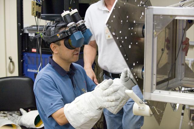 NASA image: Expedition 28 Crew Training during ROBO/EVA #1 Ops