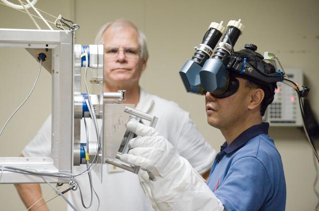 NASA image: Expedition 28 Crew Training during ROBO/EVA #1 Ops