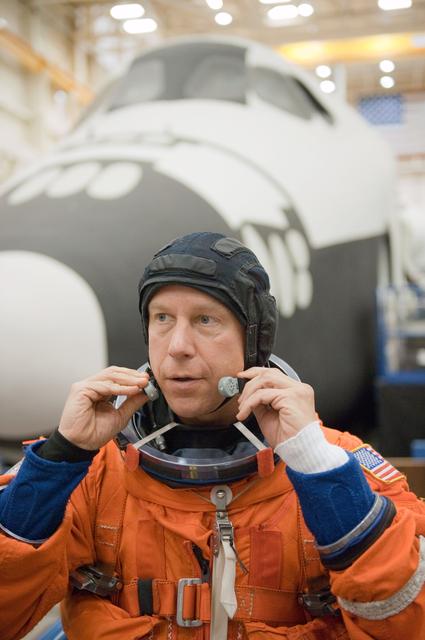 NASA image: STS-133 crew during CCTII PRL IN/EG 91020 training 