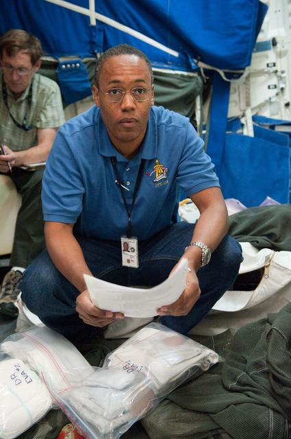 NASA image: STS-133 SMTF ISS EVA P/P 33105 Crew Training