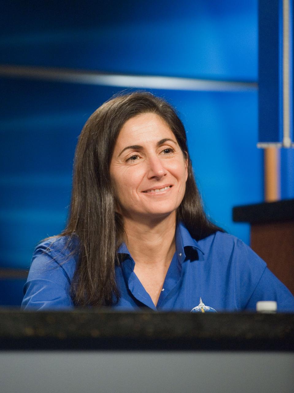 PHOTO DATE: 10-21-10 LOCATION: Bldg 2N SUBJECT: STS-133 crew press conference PHOTOGRAPHER:  James Blair