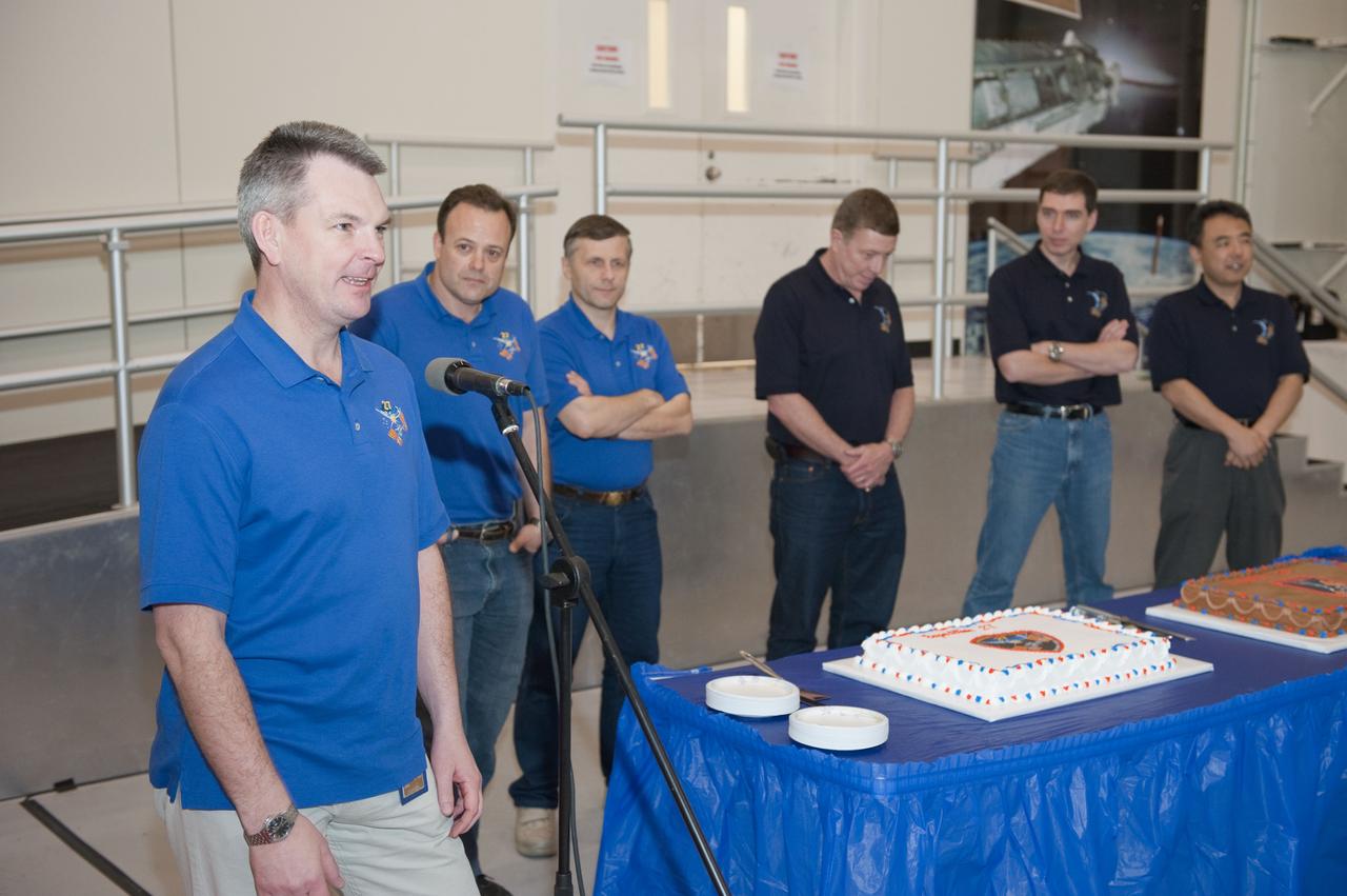 PHOTO DATE: 01-19-11 LOCATION: Bldg 5, High Bay SUBJECT: Expedition 27/28 Cake Cutting Ceremony in building 5 high bay PHOTOGRAPHER: James Blair