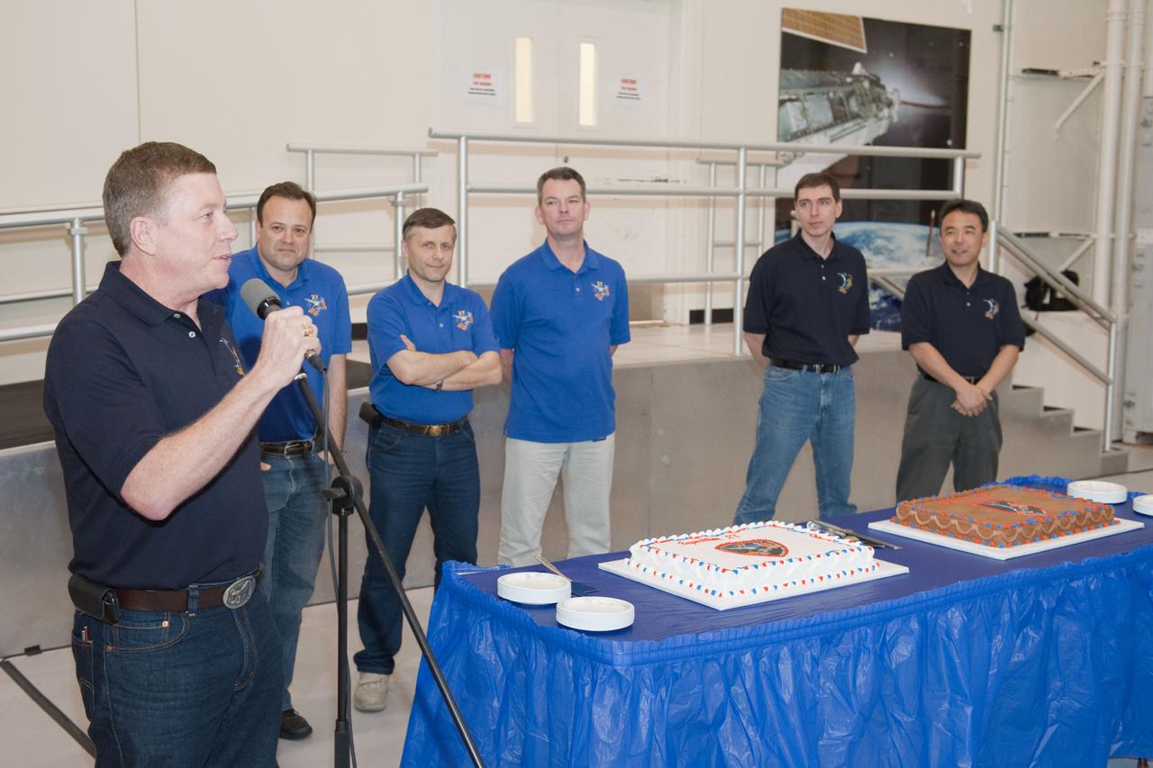 PHOTO DATE: 01-19-11 LOCATION: Bldg 5, High Bay SUBJECT: Expedition 27/28 Cake Cutting Ceremony in building 5 high bay PHOTOGRAPHER: James Blair