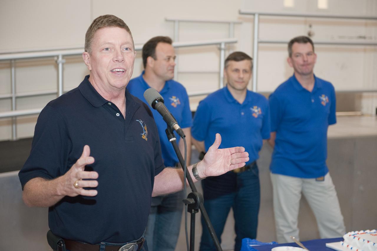 PHOTO DATE: 01-19-11 LOCATION: Bldg 5, High Bay SUBJECT: Expedition 27/28 Cake Cutting Ceremony in building 5 high bay PHOTOGRAPHER: James Blair