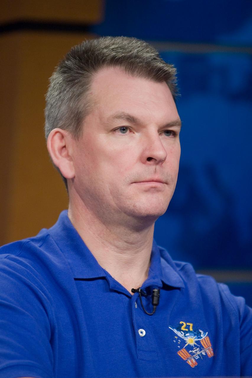 PHOTO DATE:  01-26-11 LOCATION:  Bldg 2 SUBJECT:  Expedition 27 press conference with NASA astronaut Ron Garan and his crewmates, Russian cosmonauts Aleksandr Samokutyayev and Andrei Borisenko PHOTOGRAPHER: James Blair