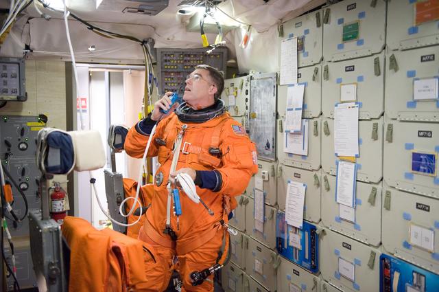 NASA image: STS-133 crew training with replacement astronaut Steve Bowen 