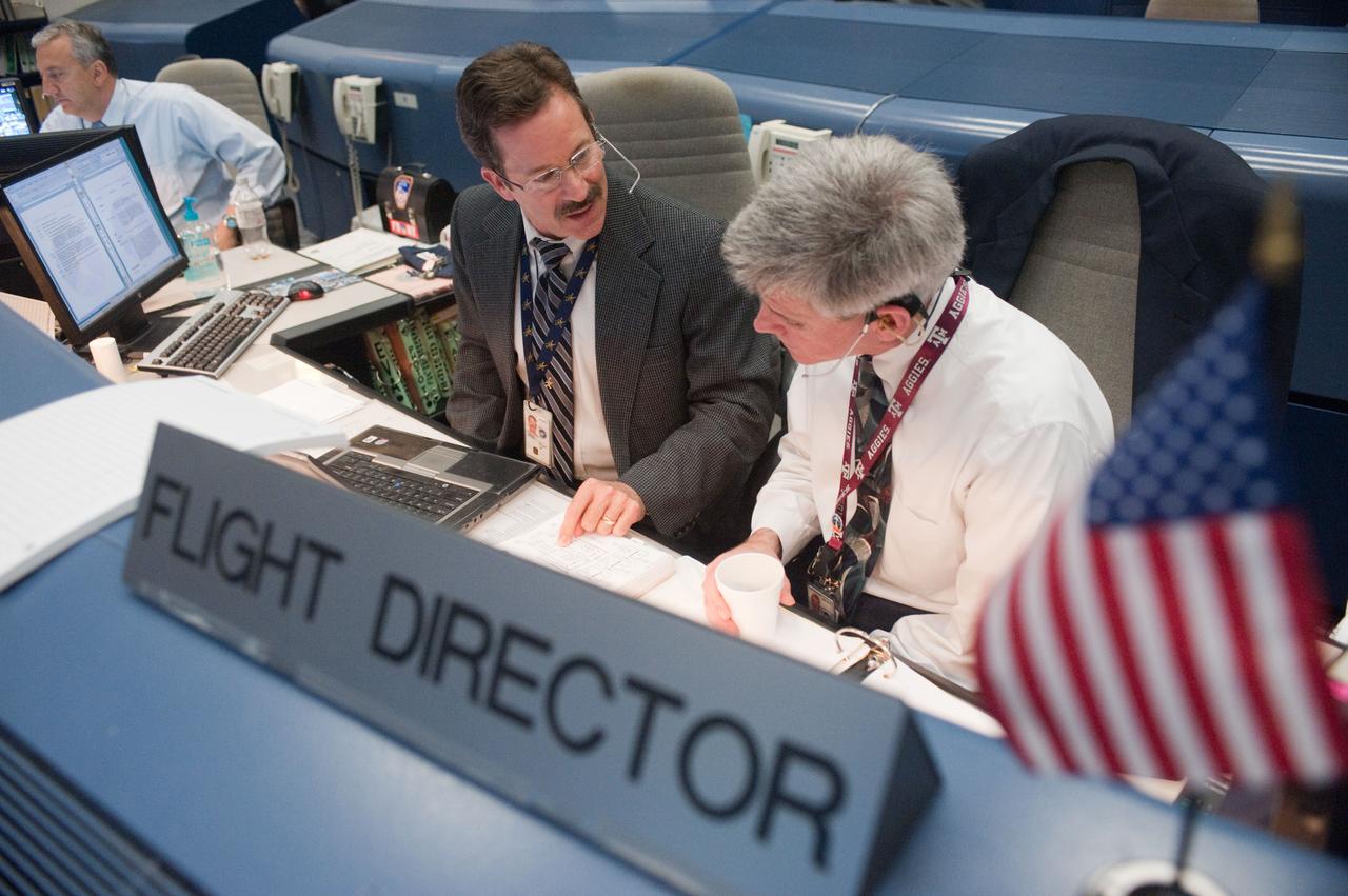 PHOTO DATE: 02/25/11 LOCATION: Bldg. 30 south -WFCR SUBJECT: STS-133/ULF5 Flight Controllers on Console - Orbit Shift 3/1 -  Mike Marsh Award PHOTOGRAPHER: GEESEMAN