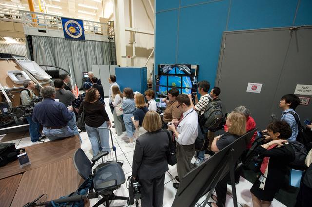 NASA image: STS-135 crew during Rendezvous Training session in Building 16 dome   